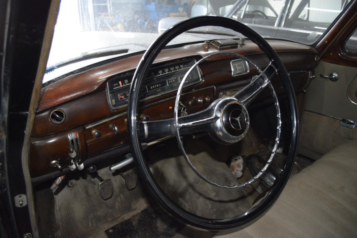 mercedes 220 S - foto 35