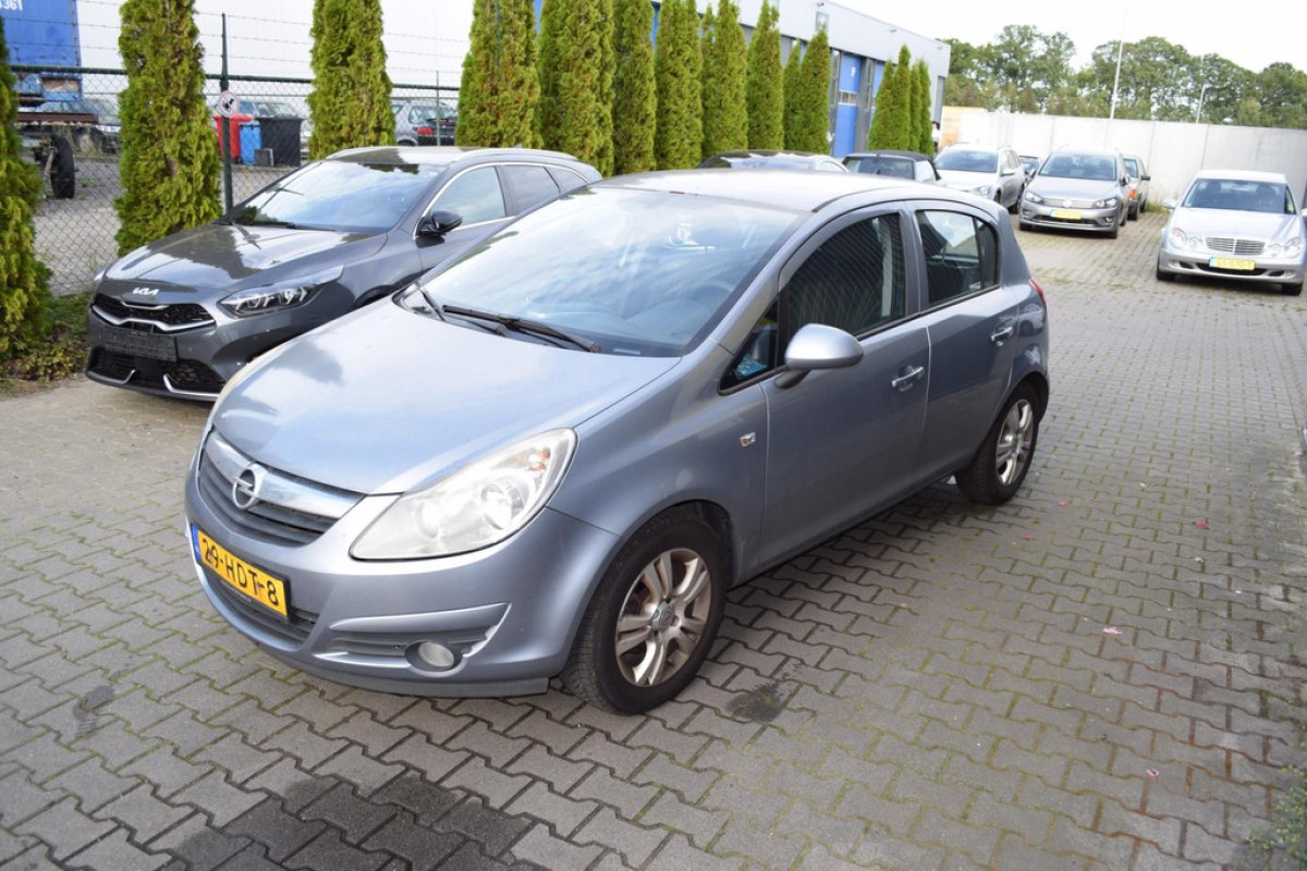 Opel Corsa 1.4-16V Enjoy - foto 2