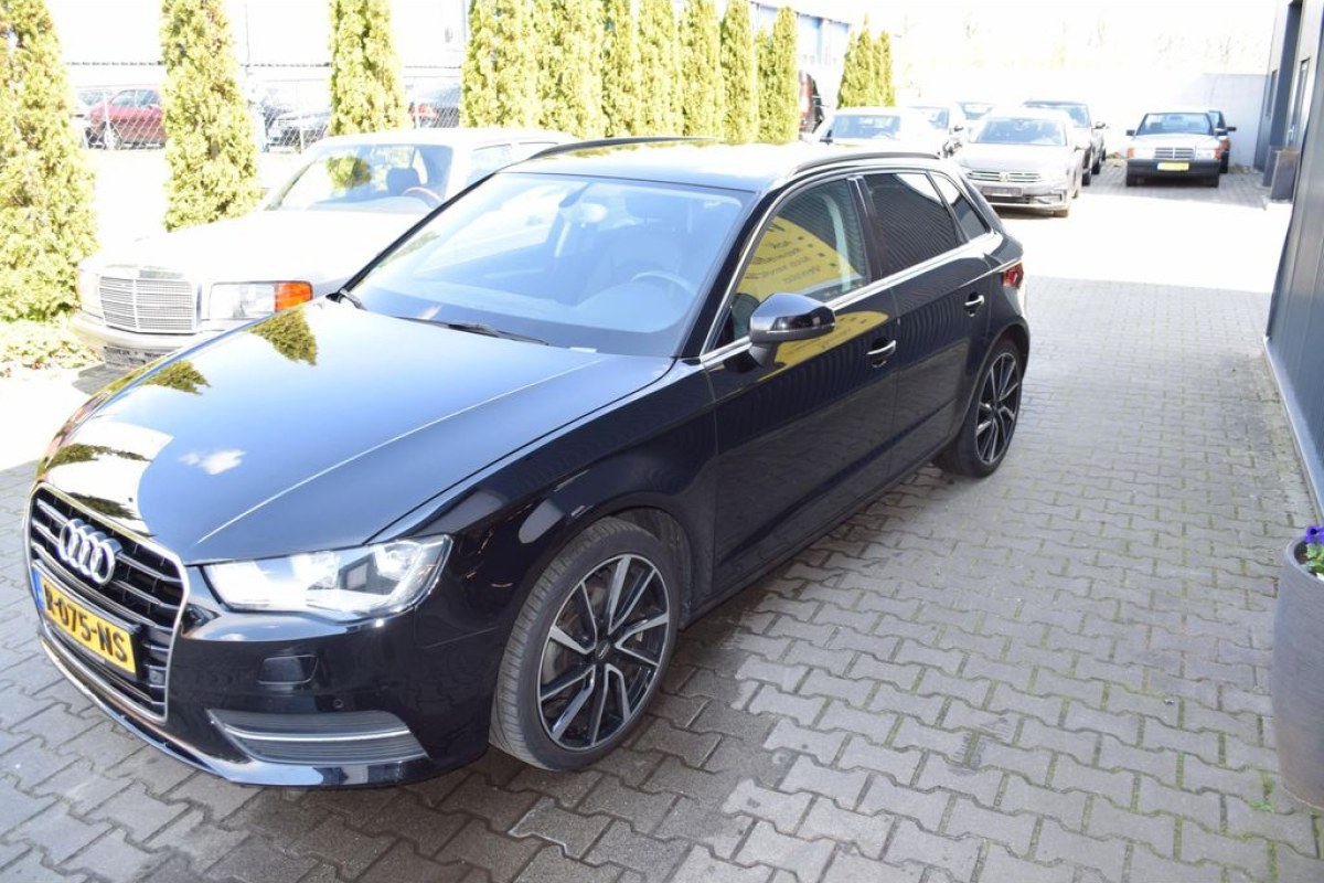 Audi A3 Sportback 1.4 TFSI Ambition Pro Line - foto 2