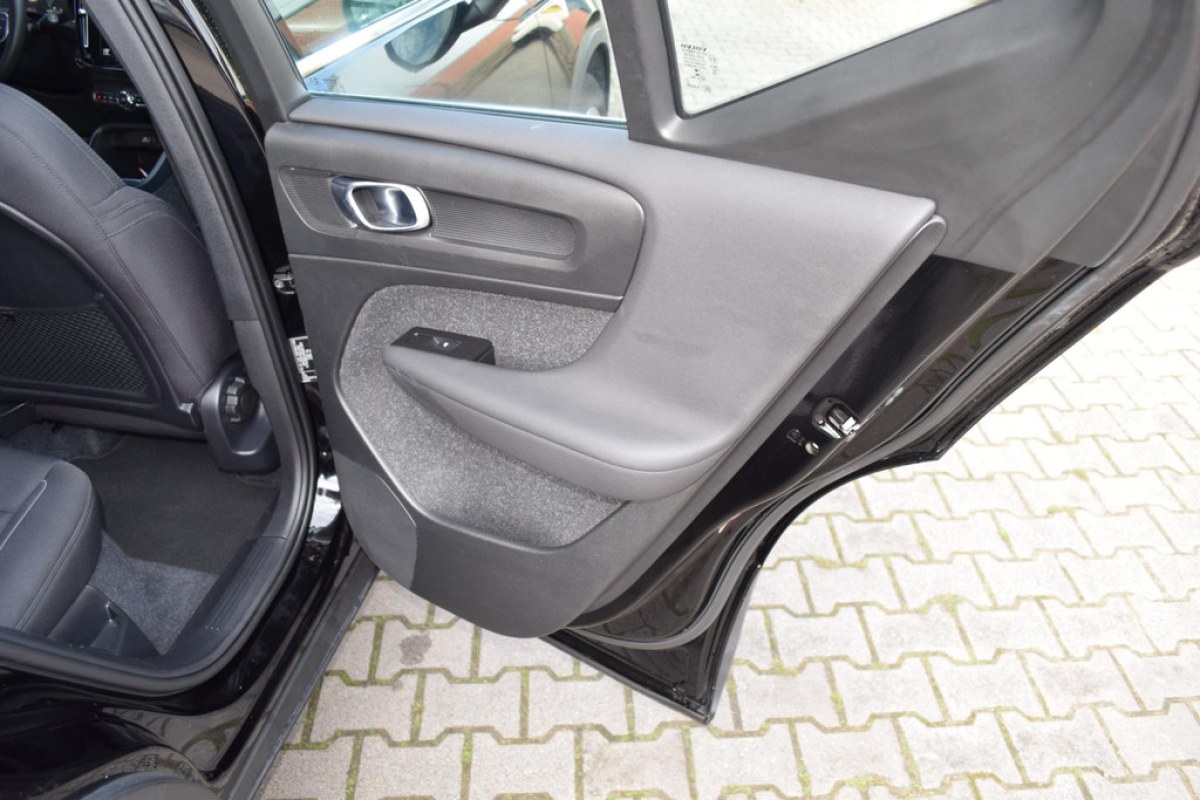 Volvo XC40 1.5 T4 Recharge R-Design - foto 15