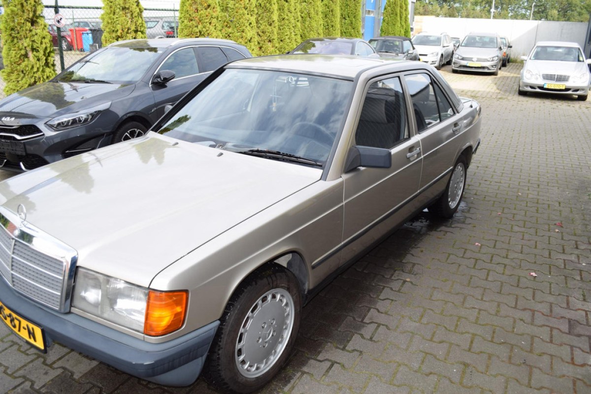 Mercedes-Benz 190-serie 2.0 D - foto 2