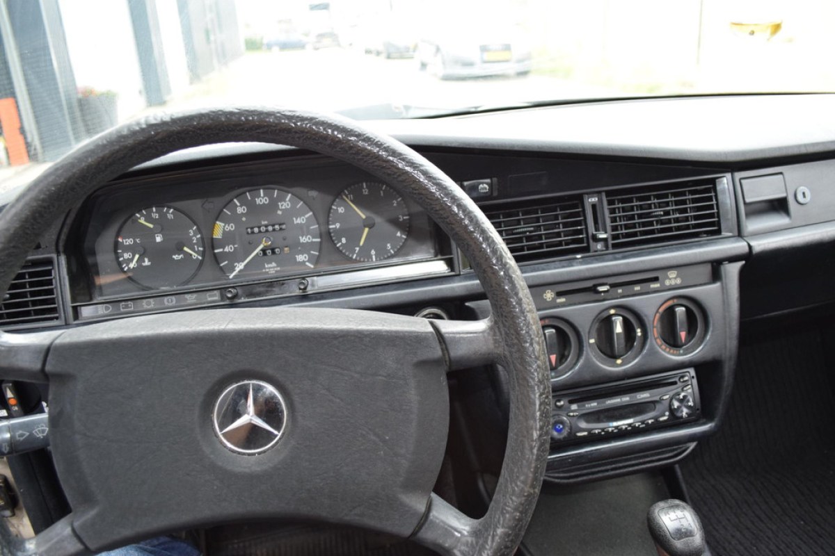Mercedes-Benz 190-serie 2.0 D - foto 24