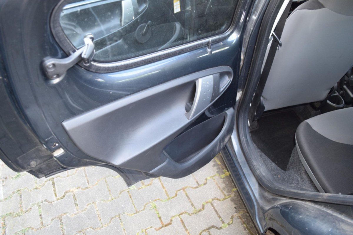 Peugeot 107 1.0 Access Accent - foto 12