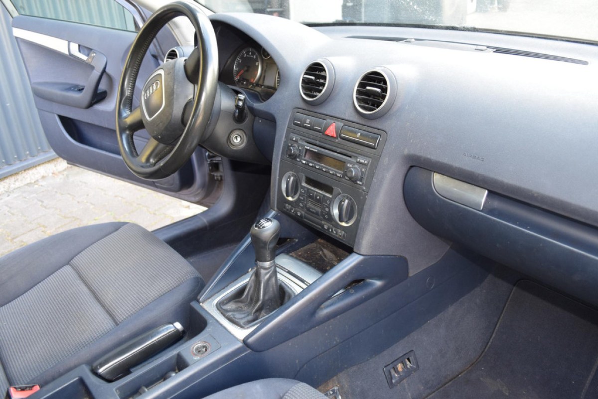 Audi A3 Sportback 1.6 FSI Attraction - foto 17