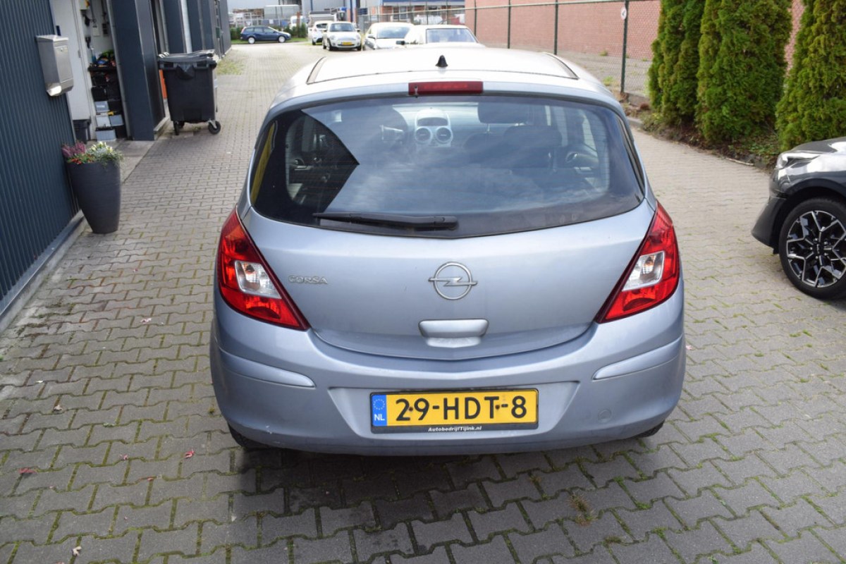 Opel Corsa 1.4-16V Enjoy - foto 6