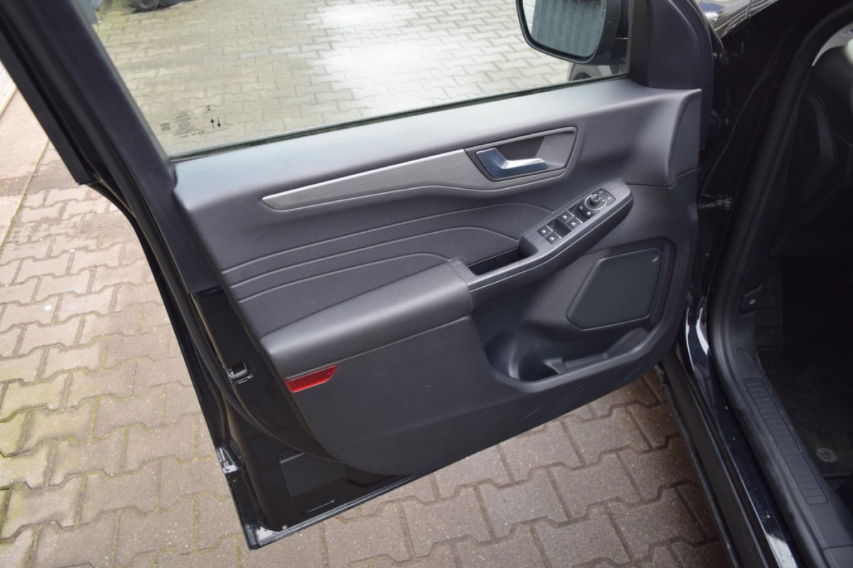 Ford Kuga - foto 8