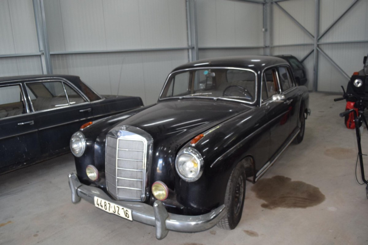 mercedes 220 S - foto 2
